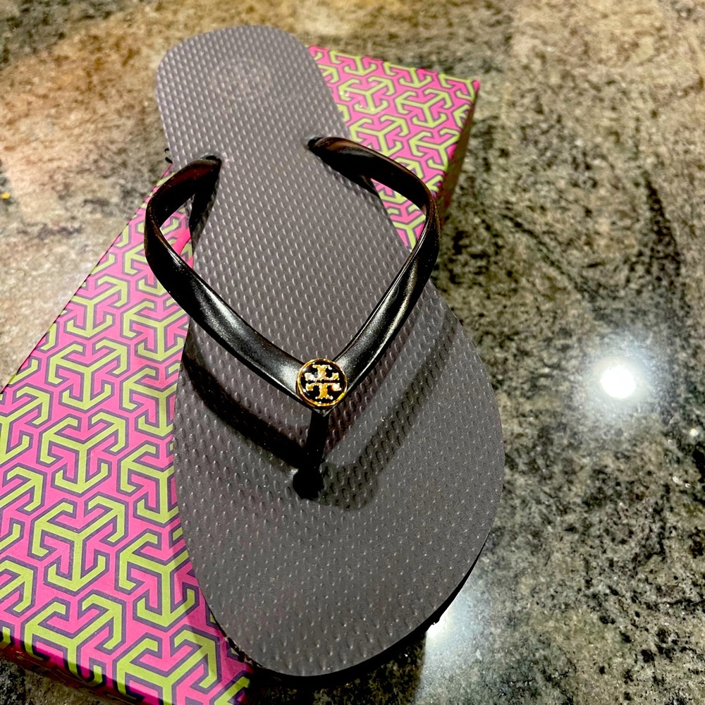 Cute new Tory Burch flip flops!
